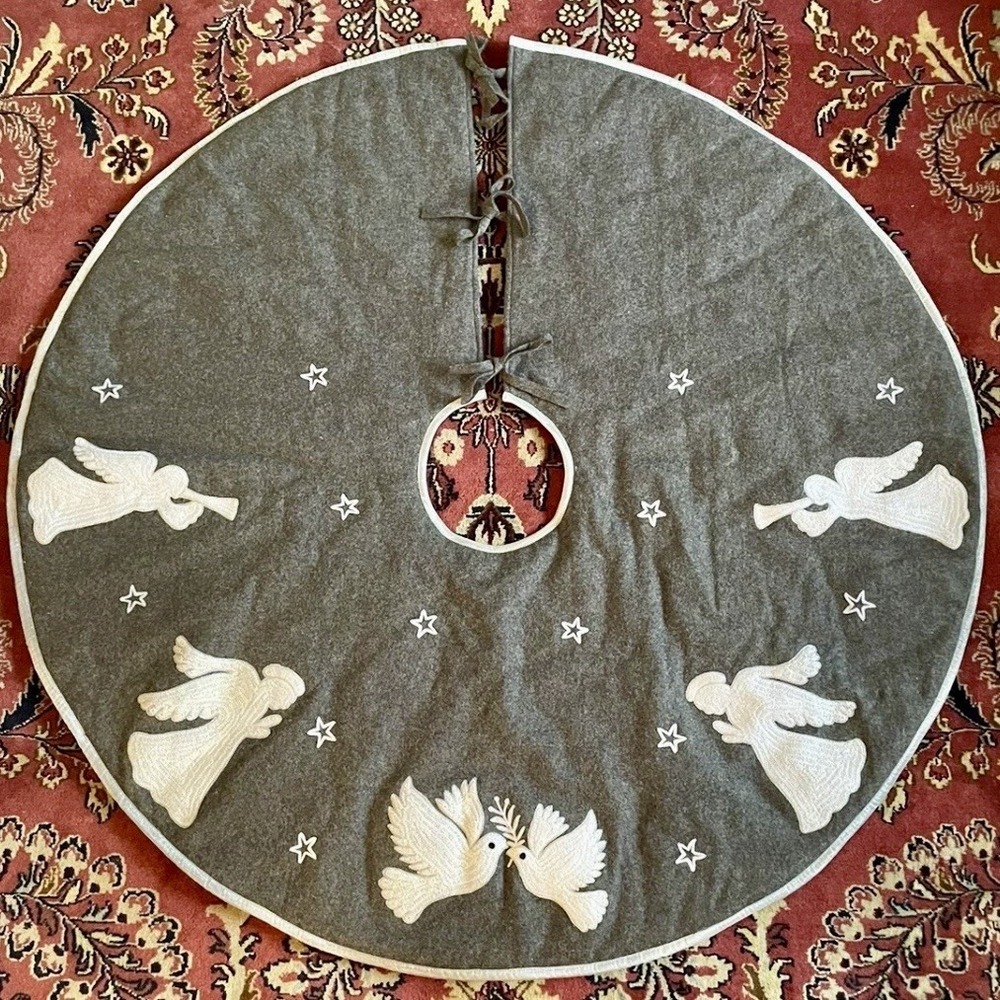 VTG‎ 48" Holiday Christmas Tree Skirt Gray Wool White Angels Doves Silver Trim